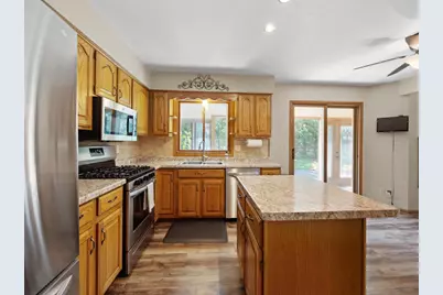 2040 Birch Drive, Plover, WI 54467 - Photo 9