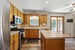 2040 Birch Dr, Plover, WI 54467 - Photo 9