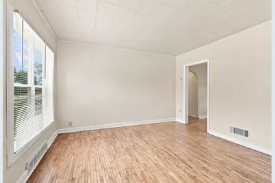 325 Washington Avenue, Stevens Point, WI 54481 - Photo 5
