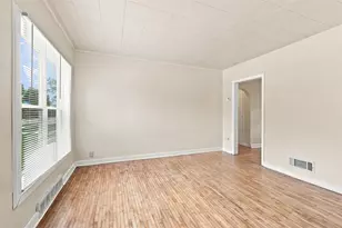 325 Washington Ave, Stevens Point, WI 54481 - Photo 5