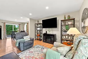 2710 Springville Dr, Plover, WI 54467 - Photo 9