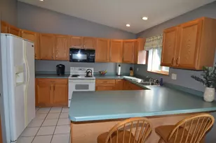 1847 Manatee Dr, Kronenwetter, WI 54455 - Photo 5