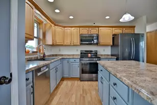 2221 Conestoga Ln, Kronenwetter, WI 54455 - Photo 11