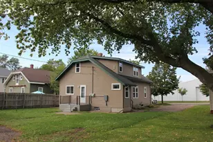 833 &amp 833-1/2 Henrietta St, Wausau, WI 54403 - Photo 3