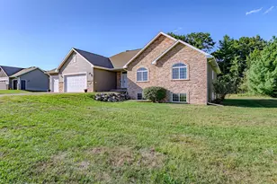 2550 Sussex Pl, Mosinee, WI 54455 - Photo 3