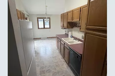 201 S Larch Avenue, Marshfield, WI 54449 - Photo 5