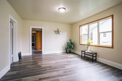 302 W Miller Street, Greenwood, WI 54437 - Photo 9