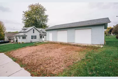 302 W Miller Street, Greenwood, WI 54437 - Photo 3
