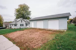 302 W Miller St, Greenwood, WI 54437 - Photo 3