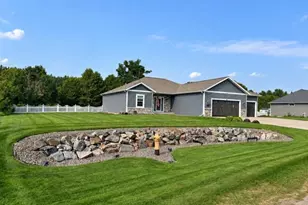 910 Torrey Pnes Wy, Plover, WI 54467 - Photo 3