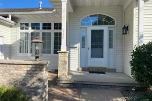 930 Pinewood Ln, Wausau, WI 54403 - Photo 3