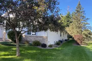 930 Pinewood Ln, Wausau, WI 54403 - Photo 5