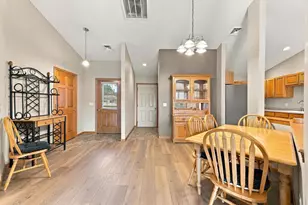 1019 Jasmine Ln, Stevens Point, WI 54482 - Photo 9
