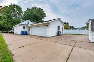 1119 S 13th Ave, Wausau, WI 54401 - Photo 3