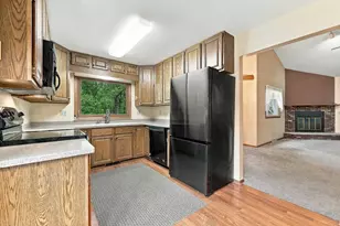 2207 Plover Springs Dr, Plover, WI 54467 - Photo 9