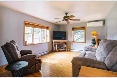 209 W 17th Street, Neillsville, WI 54456 - Photo 9