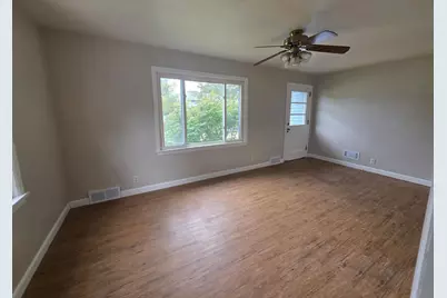 617 Fourth Avenue, Stevens Point, WI 54481 - Photo 3