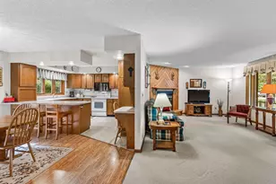 512 Autumn Ct, Stevens Point, WI 54481 - Photo 5