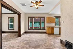 510 W Blodgett St, Marshfield, WI 54449 - Photo 9