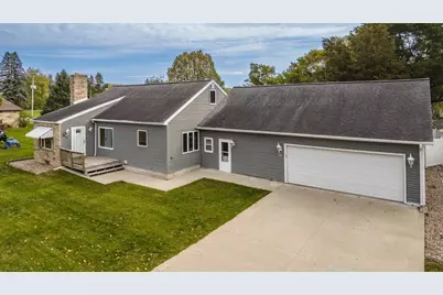 320 Blaisdell Avenue, Hatley, WI 54440 - Photo 3