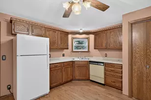 6311 Magnolia Dr, Wisconsin Rapids, WI 54494 - Photo 5