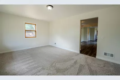 1306 S 13th Avenue, Wausau, WI 54401 - Photo 5