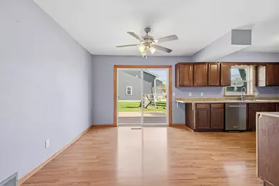 601 N Chestnut Avenue, Marshfield, WI 54449 - Photo 9