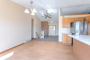 917 &amp 925 Augusta Ave, Wausau, WI 54403 - Photo 7