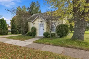 2217 Illinois Ave, Stevens Point, WI 54481 - Photo 3
