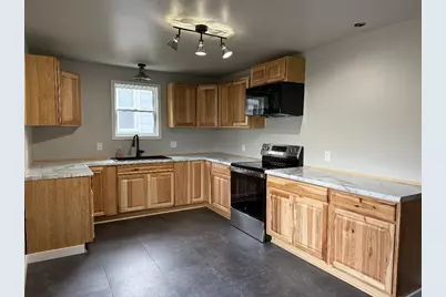 1008 E 3rd Ave, Ashland, WI 54806 - Photo 3