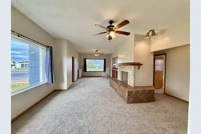 402 East 2nd St, Superior, WI 54880 - Photo 15