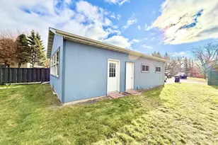 402 E 2nd St, Superior, WI 54880 - Photo 5