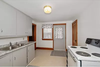 3729 E 2nd St, Superior, WI 54880 - Photo 11