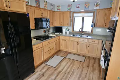 610 Hillside Dr, Washburn, WI 54891 - Photo 9