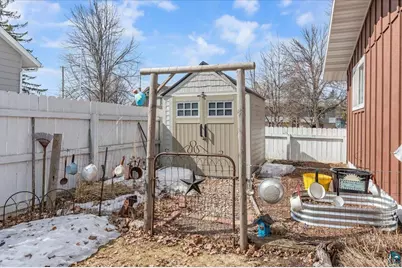 2010 Garfield Ave, Superior, WI 54880 - Photo 17