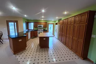 502 Spring Creek Creek, , WI 53913 - Photo 9