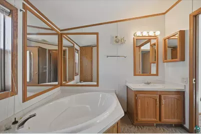 2520 17th St, Superior, WI 54880 - Photo 9