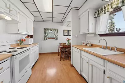 2410 Hughitt Ave, Superior, WI 54880 - Photo 9