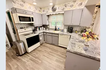 714 W 5th St, Washburn, WI 54891 - Photo 3