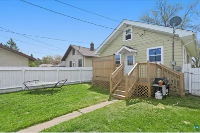 819 N 22nd St, Superior, WI 54880 - Photo 23