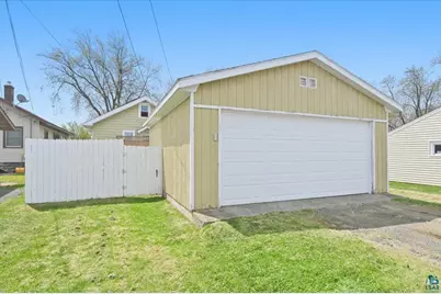 819 N 22nd St, Superior, WI 54880 - Photo 25