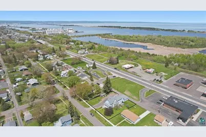2811 E 3rd St, Superior, WI 54880 - Photo 9