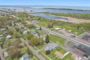 2811 E 3rd St, Superior, WI 54880 - Photo 9