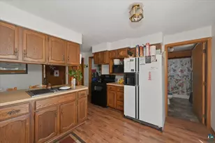 2811 E 3rd St, Superior, WI 54880 - Photo 21