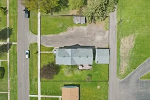 2811 E 3rd St, Superior, WI 54880 - Photo 11