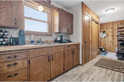 916-918 Michigan St, Spooner, WI 54801 - Photo 9