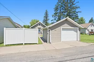 920 N 21st St, Superior, WI 54880 - Photo 17
