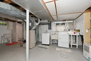 1205 E 3rd St, Superior, WI 54880 - Photo 9