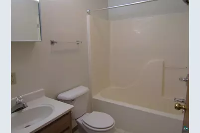 47 E 4th St, Superior, WI 54880 - Photo 11