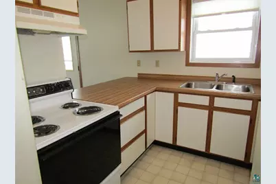47 E 4th St, Superior, WI 54880 - Photo 5